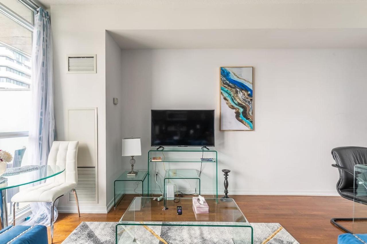 Gorgeous 1Br W/Parking Across The Scotiabank Arena Apartment Toronto Exterior photo